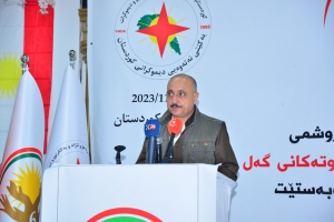 وتارى بەخێرهاتنکردنى میوانان و ئەندامانى شەشەم کۆنگرەى YNDK  کە لەلایەن هەڤاڵ غەفوور مەخموورى سکرتێرى گشتیى YNDK خوێنرایەوە