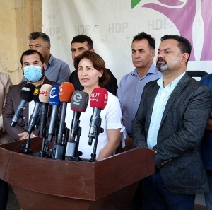 شاندێکی KNK سەردانی نوێنەرایەتی HDP ده&zwnj;كه&zwnj;ن