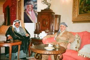 غفور مخموري يعزي الشيخ حميدي دهام الهادي الجربا شيخ قبيلة شمر