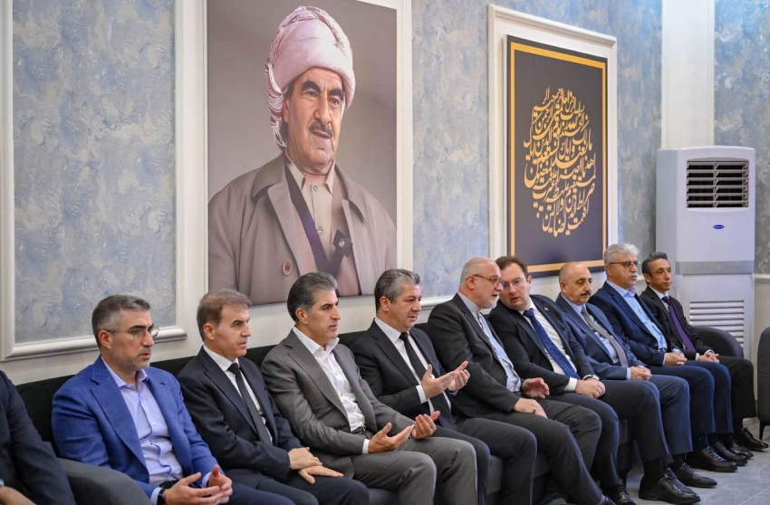 *سکرتێرى گشتیى YNDK بەشدارى پرسەى خوالێخۆشبوو شەوبۆ عەبدوڵڵا حەمە ئەمین هەورامی دایکى بەڕێز هێمن هەورامی دەکات*